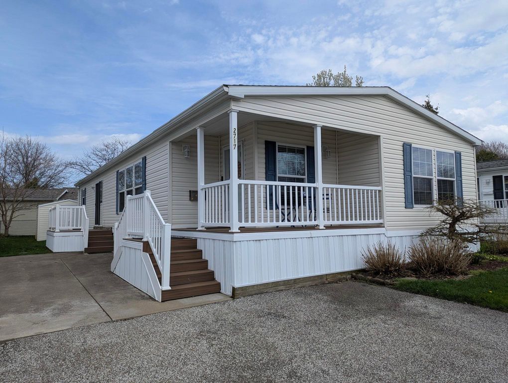 2717 E PARK Lane, Erie, PA 16506