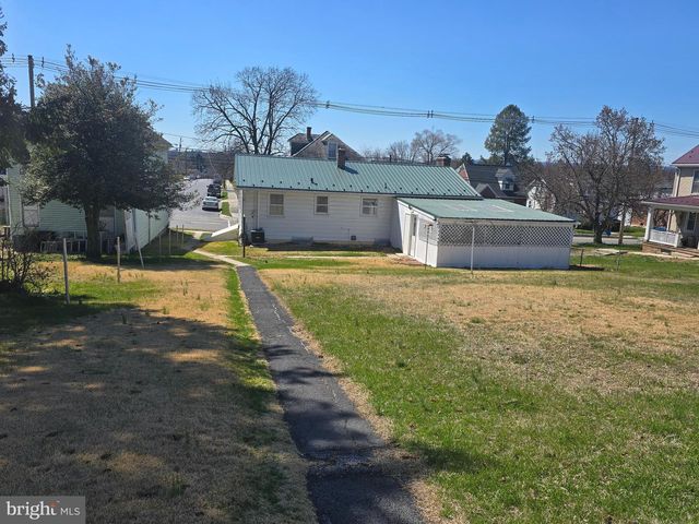 548 N FRANKLIN ST, Chambersburg, PA 17201