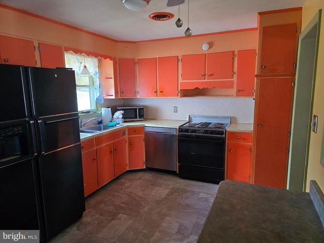 548 N FRANKLIN ST, Chambersburg, PA 17201