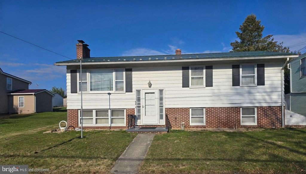 548 N FRANKLIN ST, Chambersburg, PA 17201