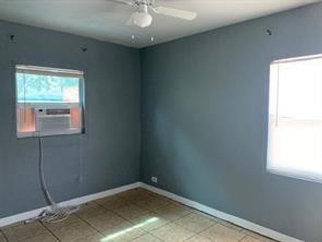 911 NW 12 Avenue, Fort Lauderdale, FL 33311