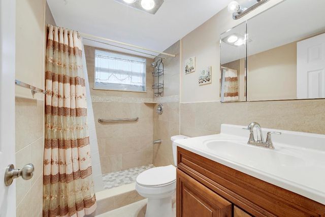 701 Lori Dr Drive 204, Palm Springs, FL 33461