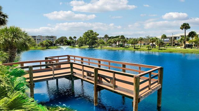 701 Lori Dr Drive 204, Palm Springs, FL 33461