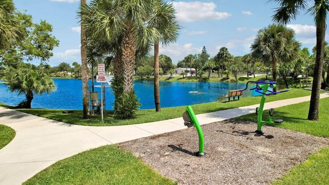 701 Lori Dr Drive 204, Palm Springs, FL 33461