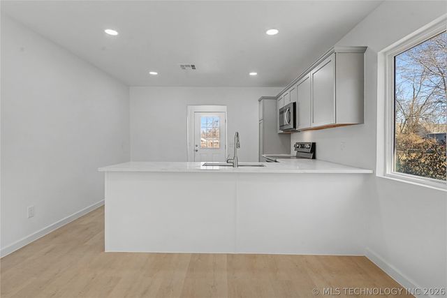 215 W Burnham Avenue, Sapulpa, OK 74066