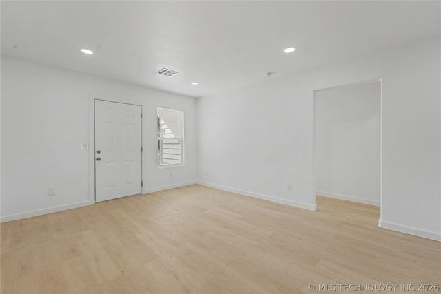 215 W Burnham Avenue, Sapulpa, OK 74066