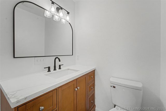 215 W Burnham Avenue, Sapulpa, OK 74066