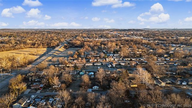 215 W Burnham Avenue, Sapulpa, OK 74066