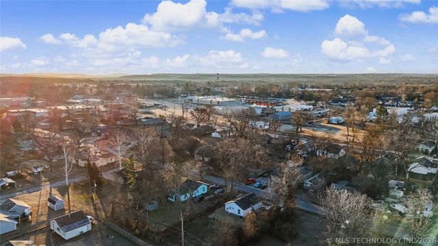 215 W Burnham Avenue, Sapulpa, OK 74066