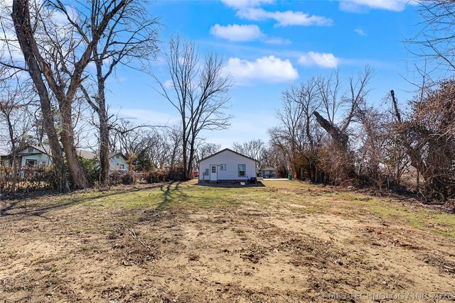 215 W Burnham Avenue, Sapulpa, OK 74066