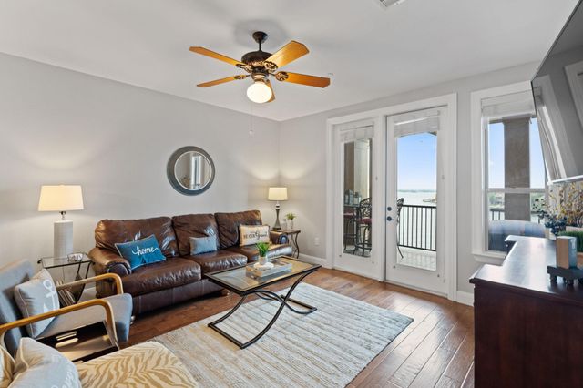 98 Island DR 34, Horseshoe Bay, TX 78657