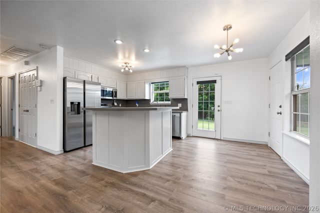 73902 S 326th Place, Wagoner, OK 74467