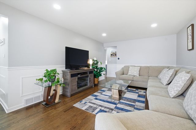 3735 W 116th Place, Alsip, IL 60803