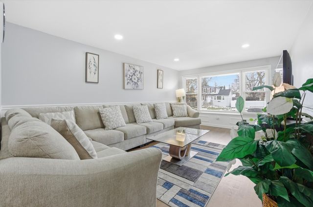 3735 W 116th Place, Alsip, IL 60803