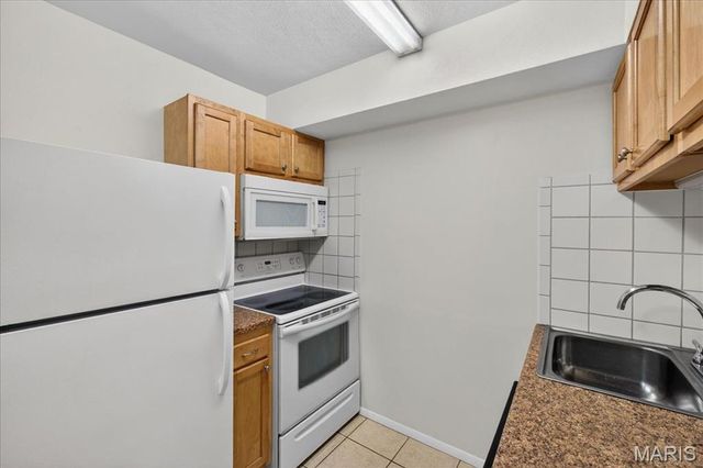 10401 Briarbend Drive 4, St Louis, MO 63146