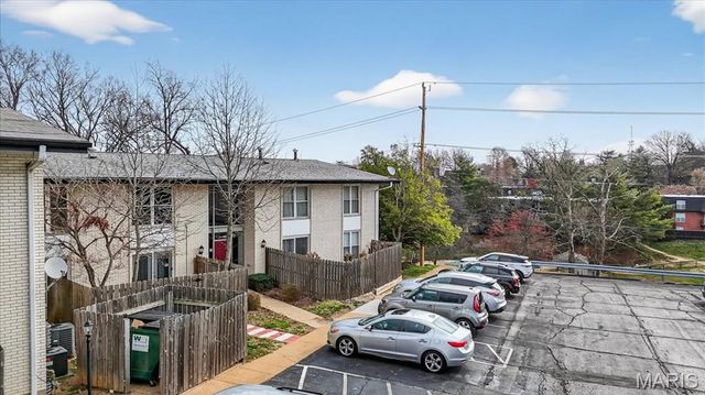 10401 Briarbend Drive 4, St Louis, MO 63146