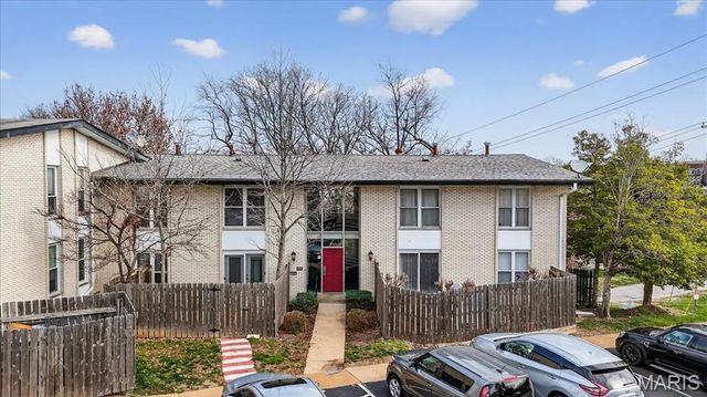 10401 Briarbend Drive 4, St Louis, MO 63146