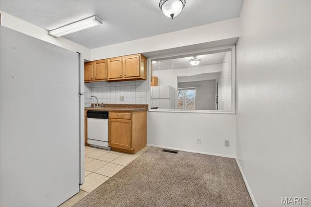 10401 Briarbend Drive 4, St Louis, MO 63146