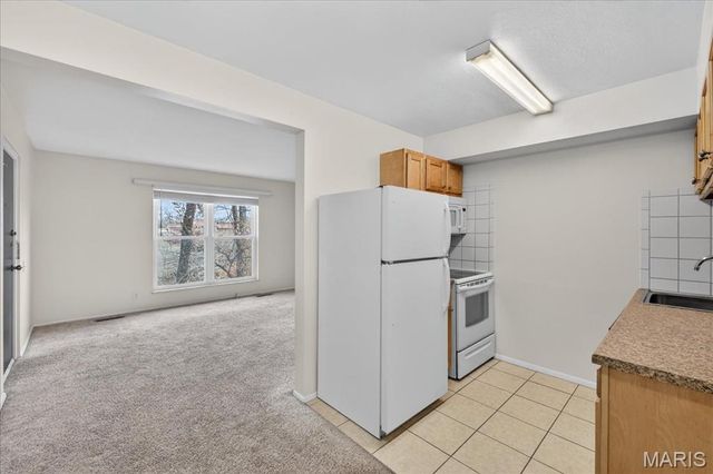 10401 Briarbend Drive 4, St Louis, MO 63146