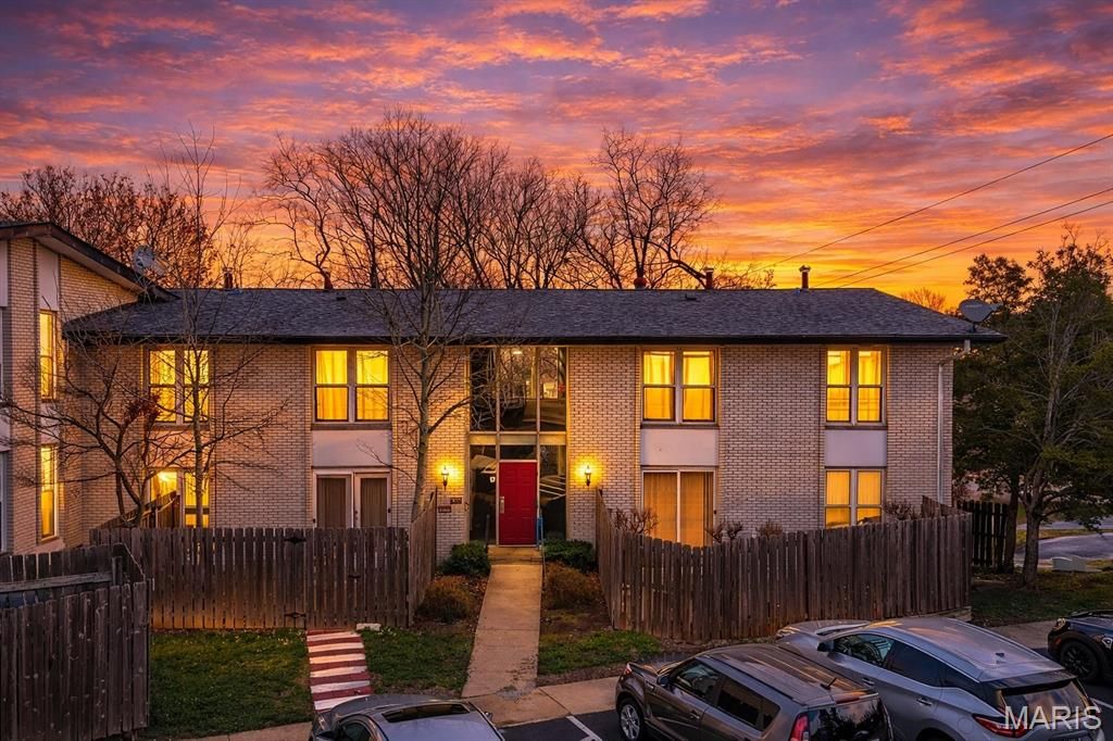 10401 Briarbend Drive 4, St Louis, MO 63146