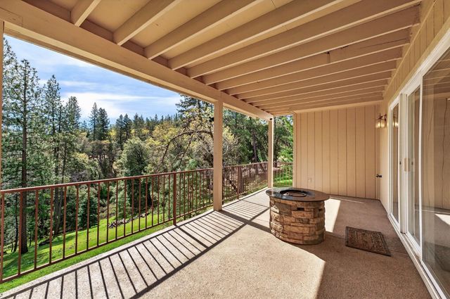 19038 Connie Dr, Grass Valley, CA 95949