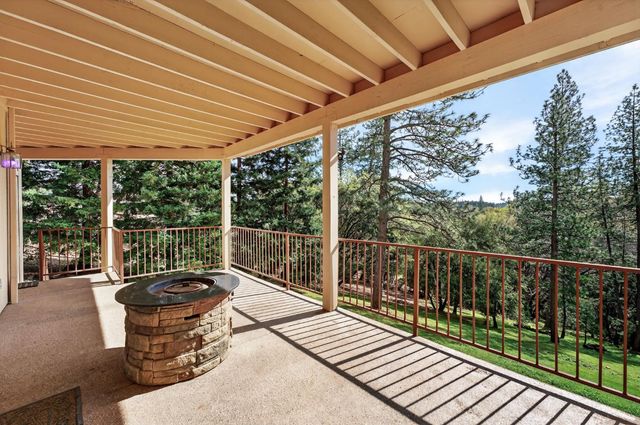 19038 Connie Dr, Grass Valley, CA 95949