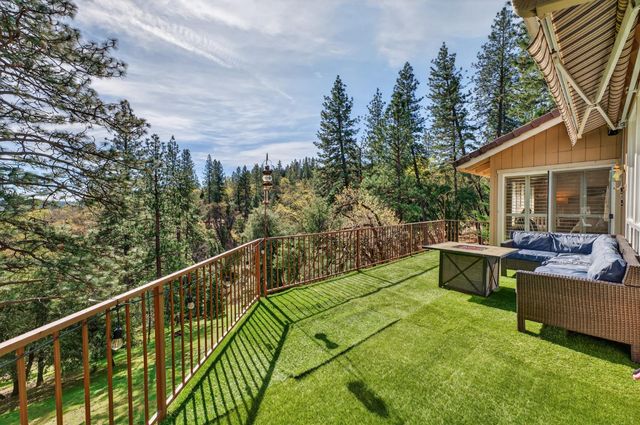 19038 Connie Dr, Grass Valley, CA 95949