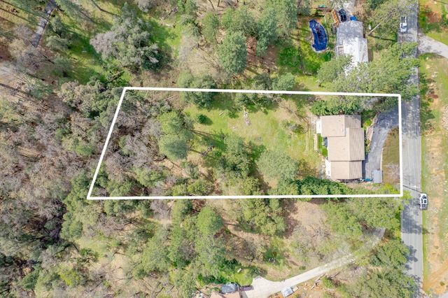 19038 Connie Dr, Grass Valley, CA 95949