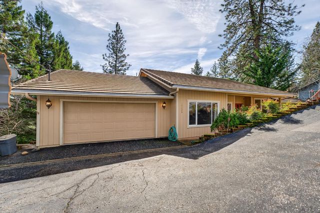 19038 Connie Dr, Grass Valley, CA 95949