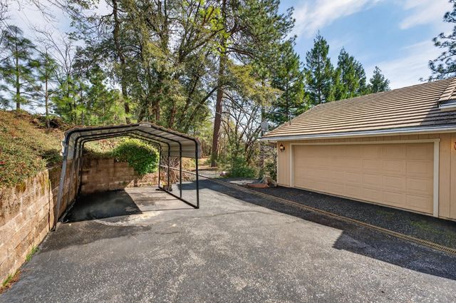 19038 Connie Dr, Grass Valley, CA 95949
