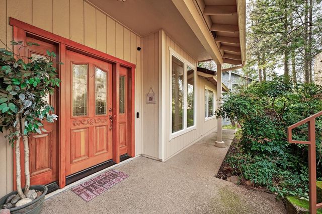 19038 Connie Dr, Grass Valley, CA 95949