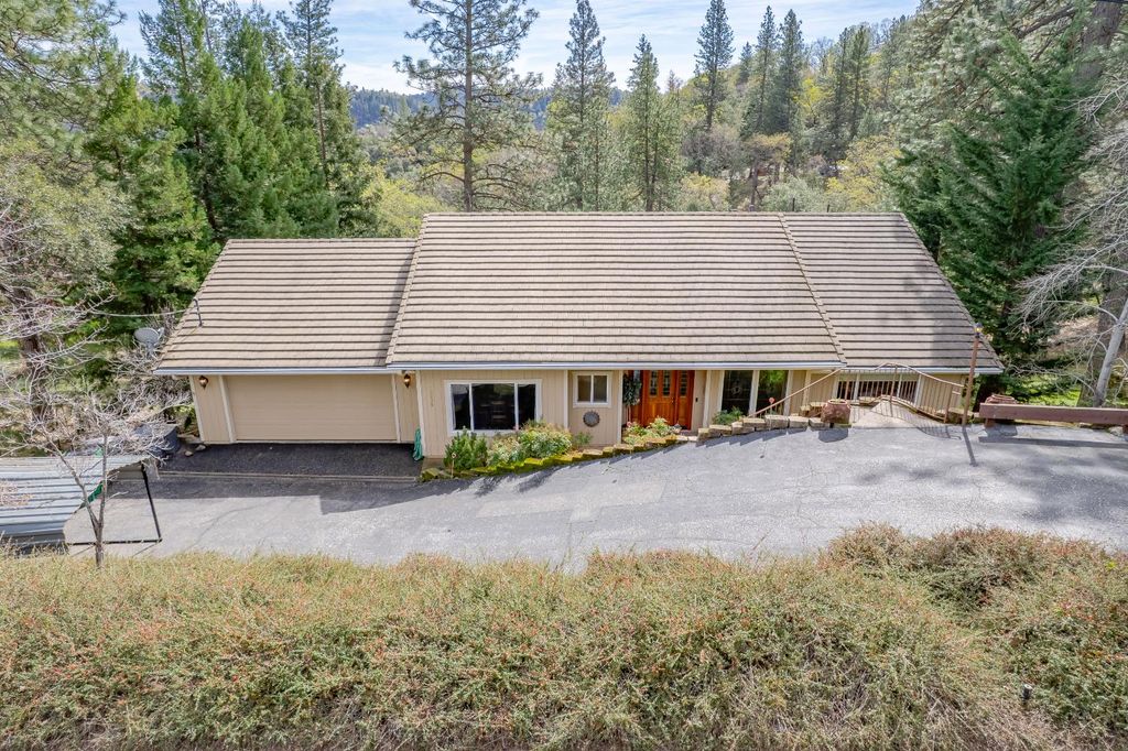 19038 Connie Dr, Grass Valley, CA 95949