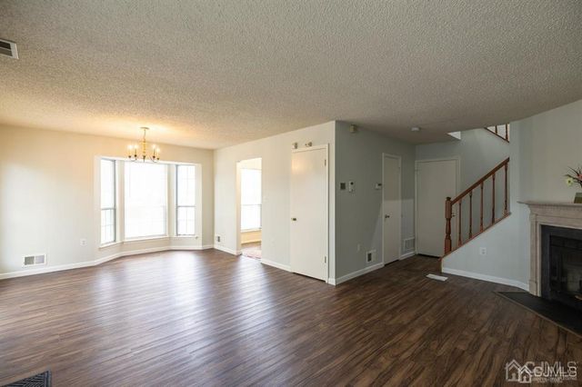 361 Hadleigh Lane, North Brunswick, NJ 08902