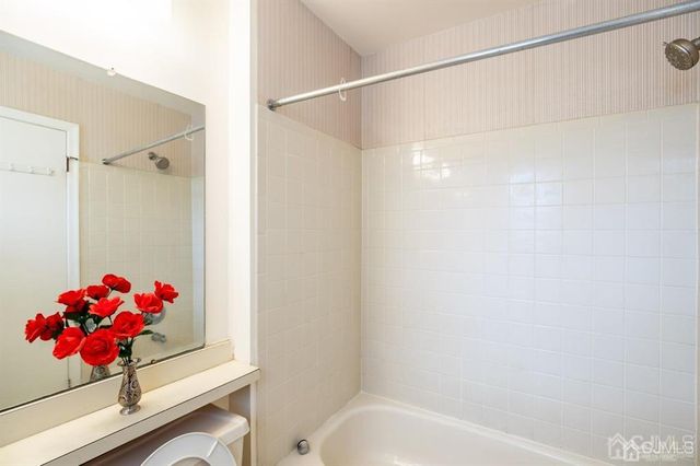 361 Hadleigh Lane, North Brunswick, NJ 08902