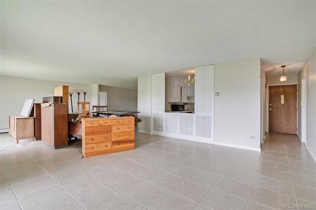 690 S Alton Way 6A, Denver, CO 80247