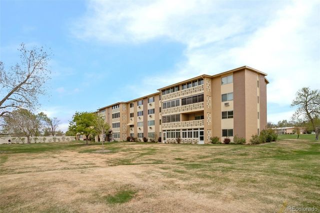 690 S Alton Way 6A, Denver, CO 80247