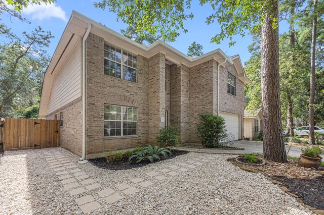 202 W Misty Dawn Dr, The Woodlands, TX 77385