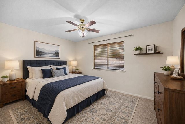 202 W Misty Dawn Dr, The Woodlands, TX 77385