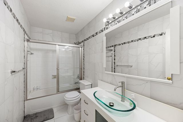 202 W Misty Dawn Dr, The Woodlands, TX 77385