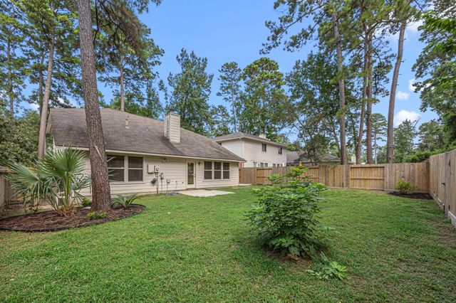 202 W Misty Dawn Dr, The Woodlands, TX 77385