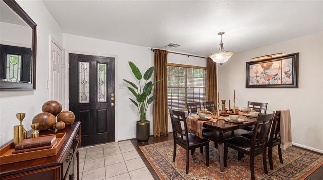 202 W Misty Dawn Dr, The Woodlands, TX 77385