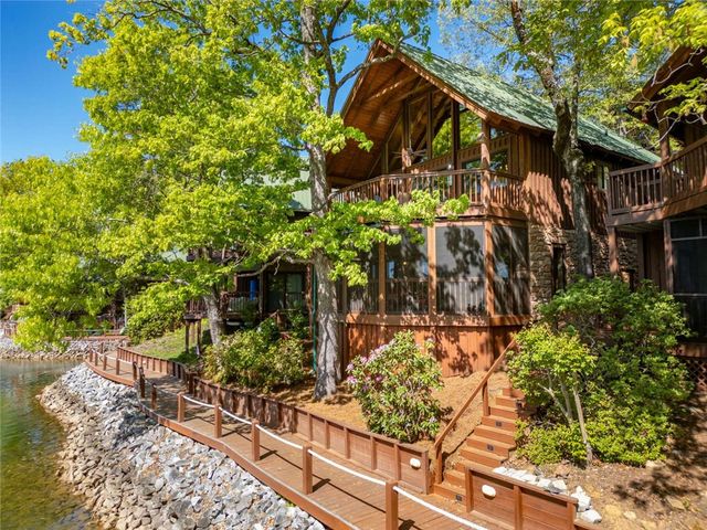 176 Harbour Pointe, Six Mile, SC 29682