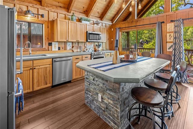 176 Harbour Pointe, Six Mile, SC 29682