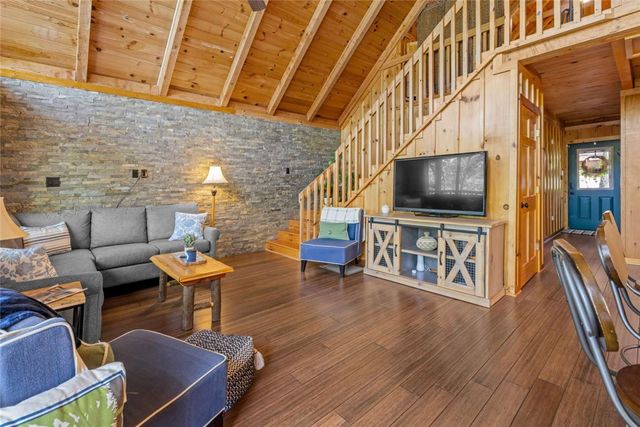 176 Harbour Pointe, Six Mile, SC 29682