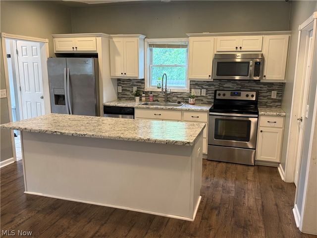 631 Mill Avenue, Amherst, OH 44001