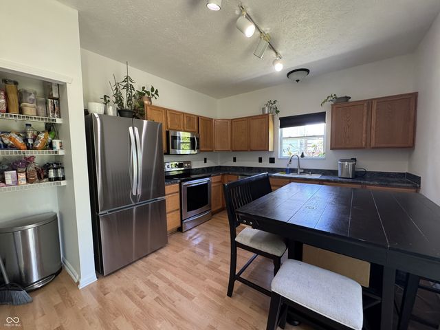 10946 Trailwood Drive, Fishers, IN 46038