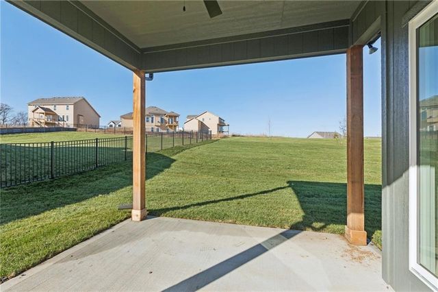 1916 Longview Drive, Liberty, MO 64068