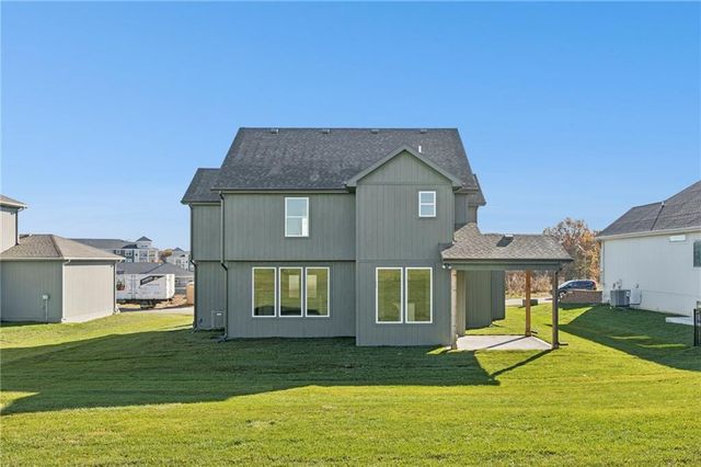 1916 Longview Drive, Liberty, MO 64068