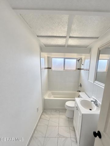 10077 MANITOBA Street, El Paso, TX 79924