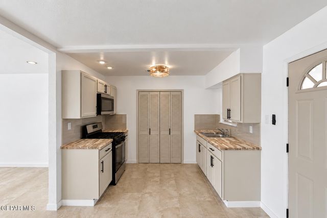10077 MANITOBA Street, El Paso, TX 79924
